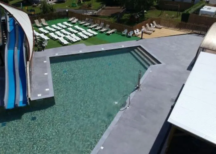 Mobil-home à Avec Terrasse, 2 - Api-1-52-1253 Camping Vic-sur-Cère