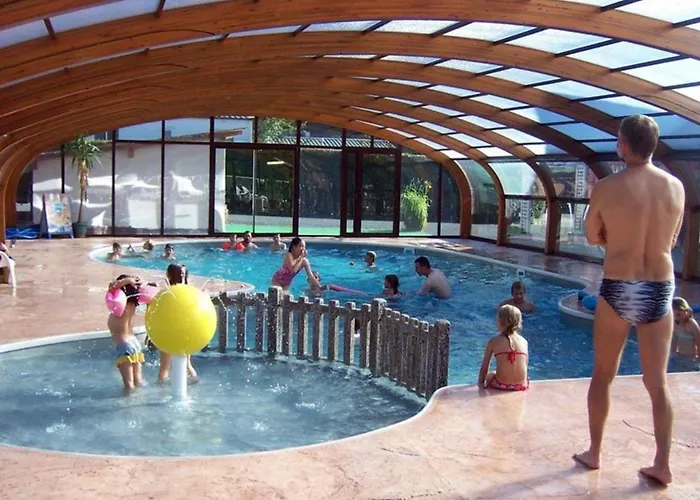 Mobil-home A Avec Terrasse, 2 - Api-1-52-1253 Kemp Vic-sur-Cère